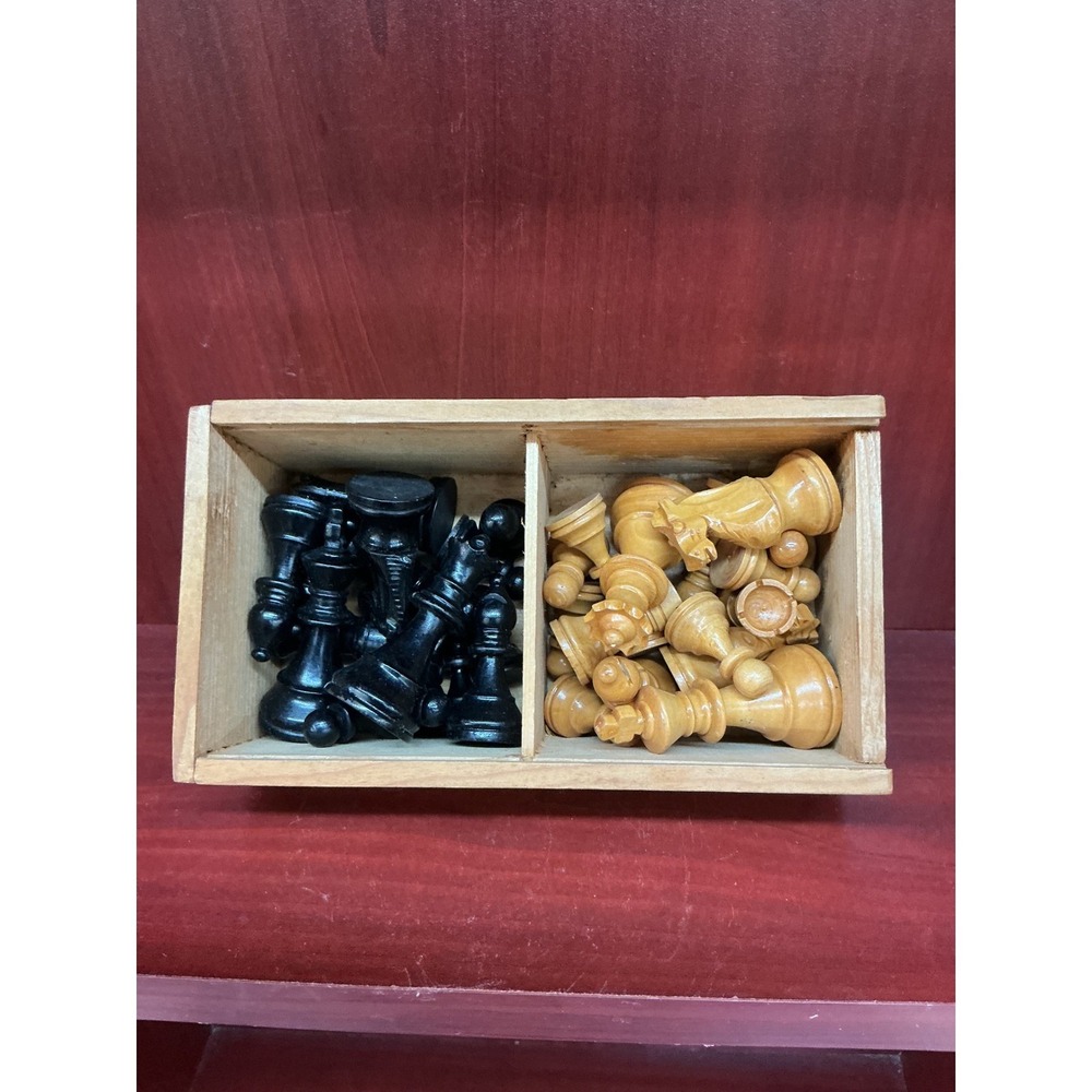 Vintage Parker Brothers Wood‎ Chess Set French Staunton Pieces Sliding Wood Box
